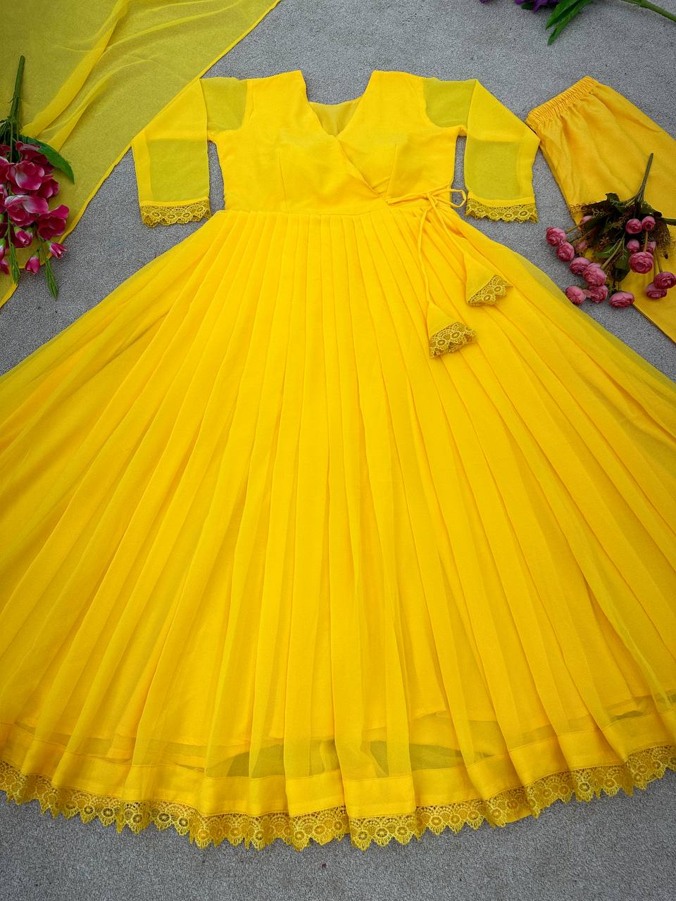 Admiring Dori Pattern Yellow Color Gown