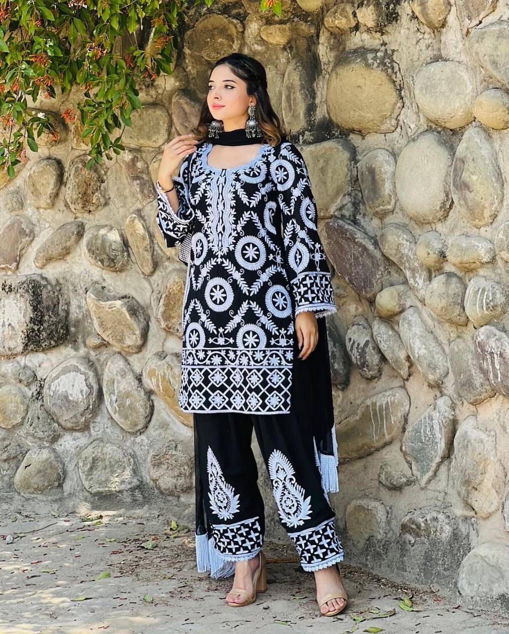 Gorgeous Thread Work Black Color Salwar Suit