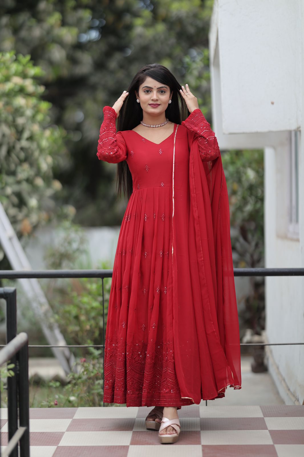 Fashionable Wedding Wear Red Georgette Salwar Suit