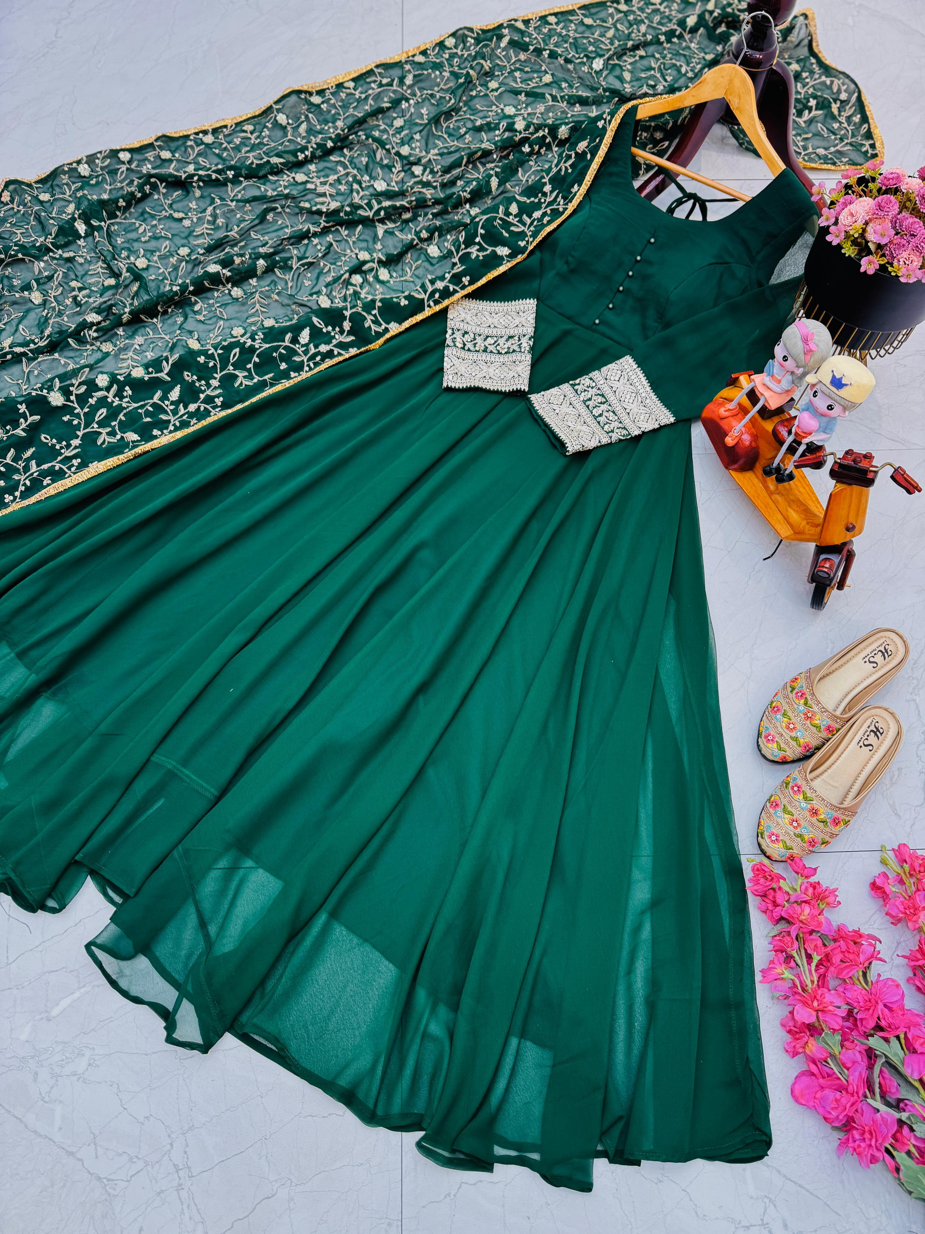 Good Looking Green Color Georgette Party Wear Gown